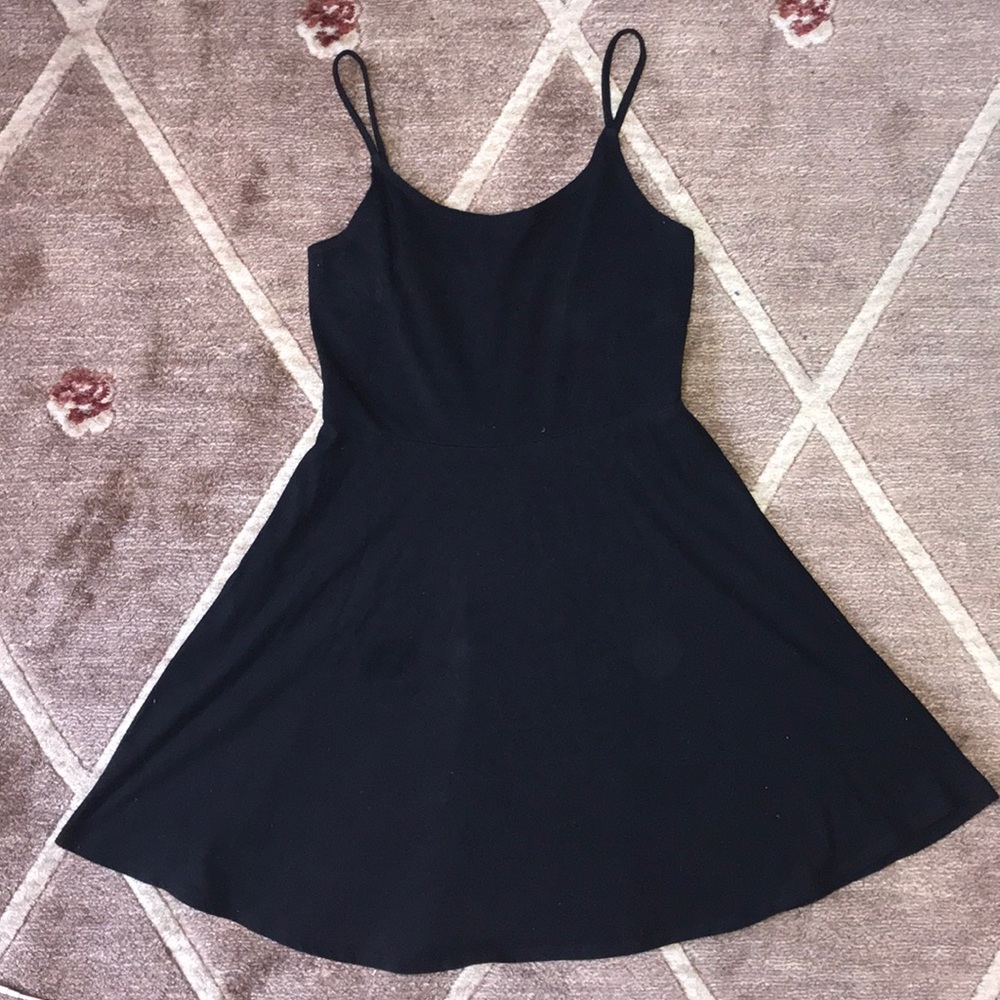 Forever 21• Simple Black Fit n Flare Cami Dress•M